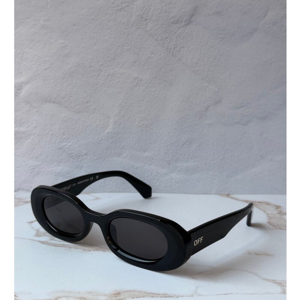 NEW Off White Amalfi Black Oval OERI087 Sunglasses